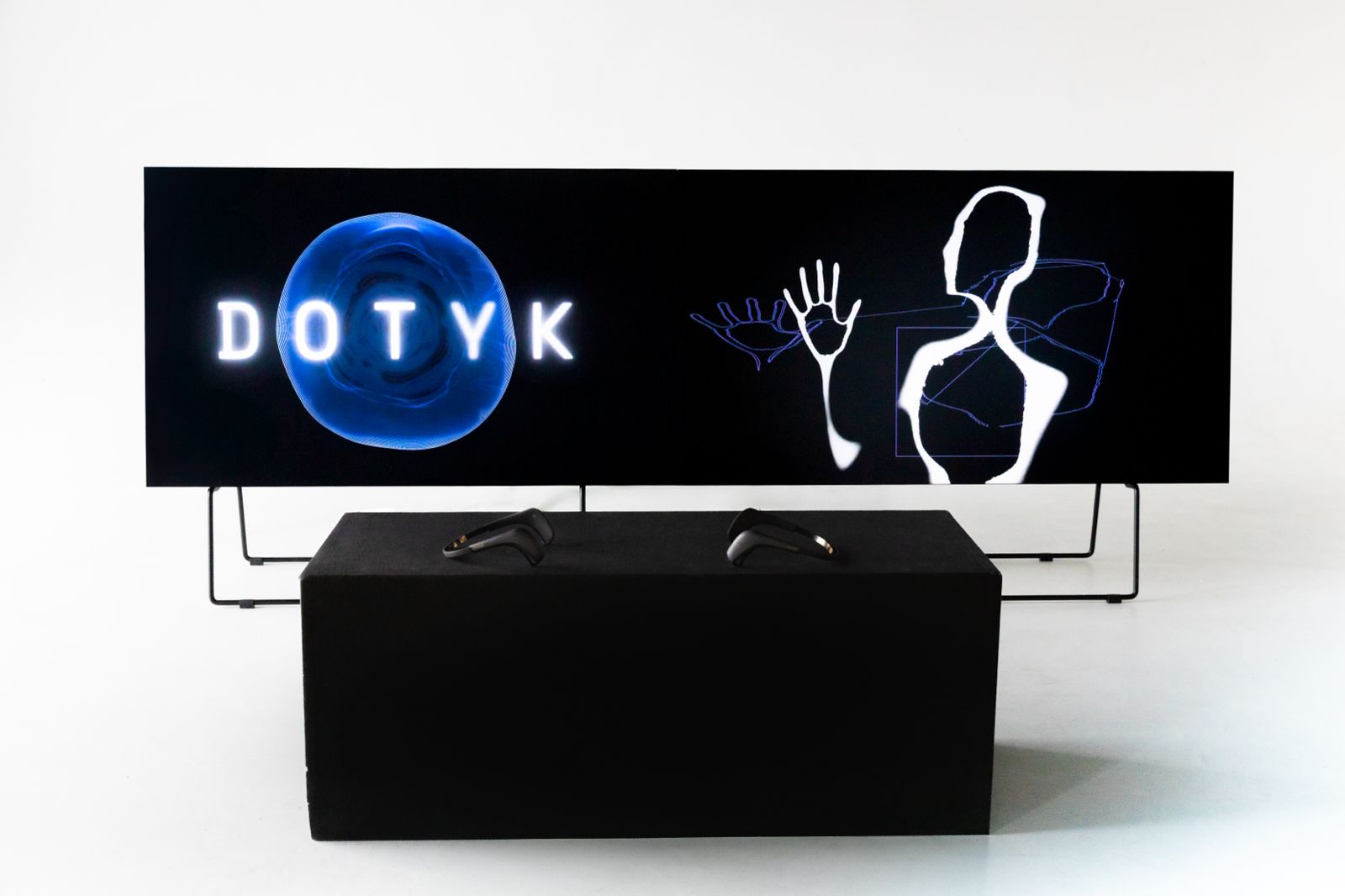 Dotyk still 2